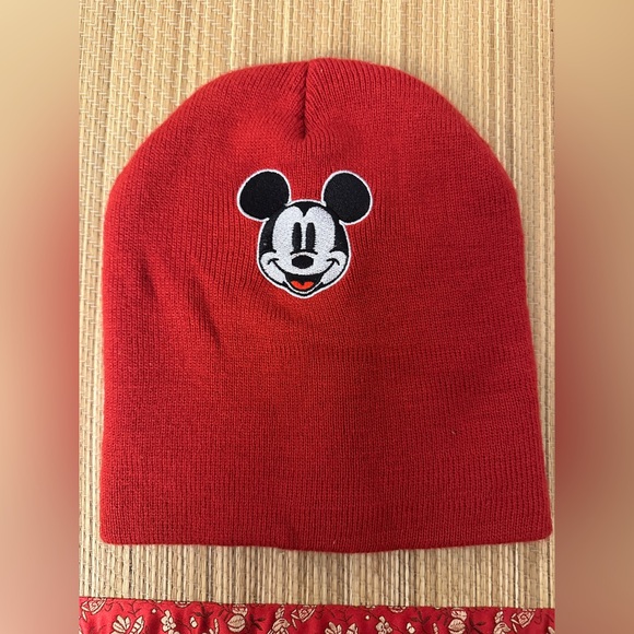 Disney Mickey Mouse Red Beanie Winter Hat One Size Kids - Picture 1 of 4